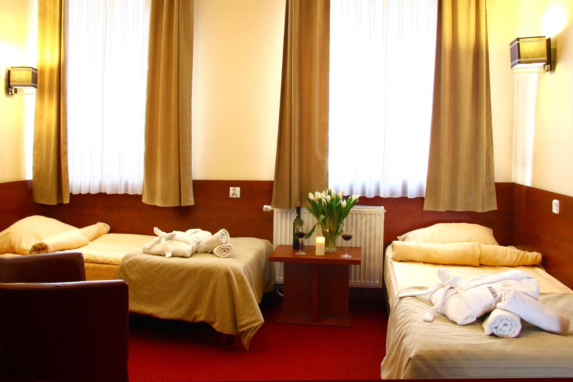 Hotelik & Restauracja Amber Raszyn Kültér fotó