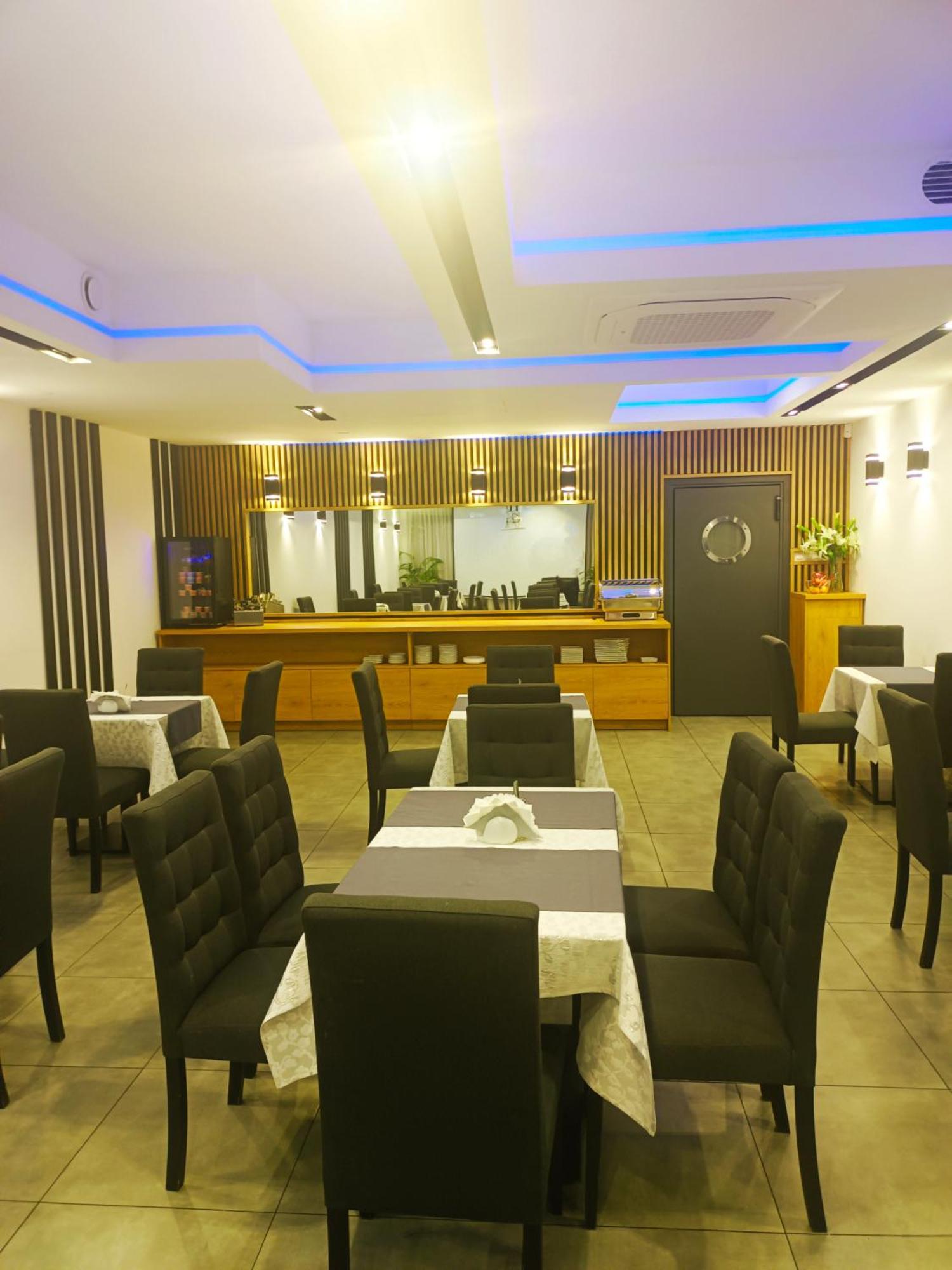 Hotelik & Restauracja Amber Raszyn Kültér fotó