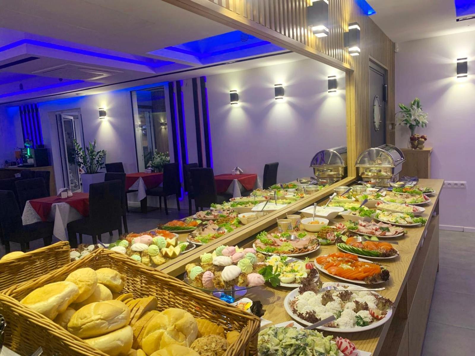 Hotelik & Restauracja Amber Raszyn Kültér fotó