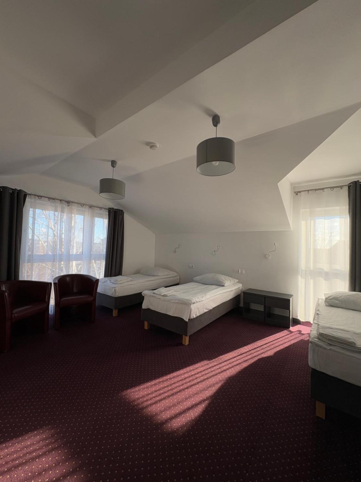 Hotelik & Restauracja Amber Raszyn Kültér fotó